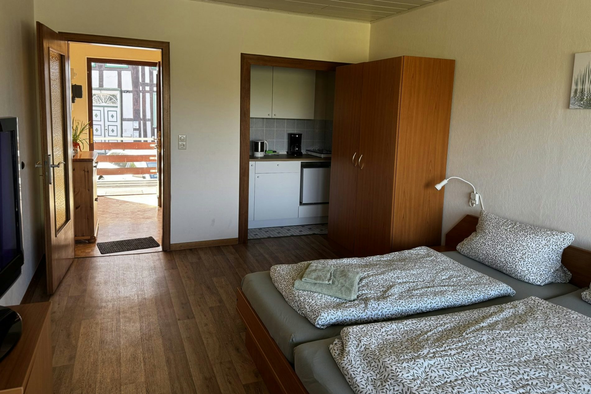 Weserterrasse-Campingplatz - Innenansicht eines Zimmers auf dem Campingplatz