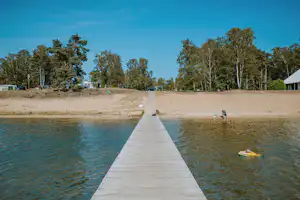 Wilsumer Berge - Gäste schwimmen im See