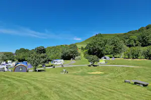 Woodlands Caravan Park Devils Bridge - Stellplätze auf dem Feld