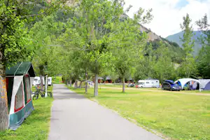 Xixerella Parc - Zelt- Wohnwagenstellplätze im Grünen auf dem Campingplatz