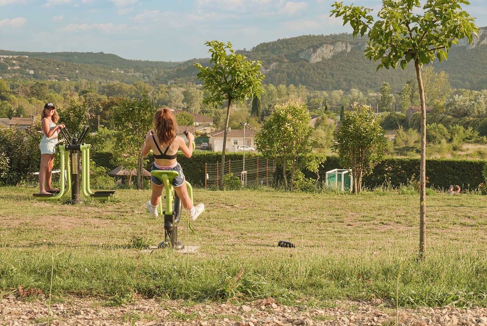 Yelloh! Village Domaine de l'Esquiras  Yelloh Village! Domaine de L'Esquiras - Outdoor-Fitnessgeräte auf dem Campingplatz