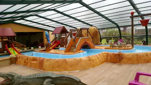 Yelloh! Village Domaine de l'Orée - Überdachter Pool mit Kinderspielbereich