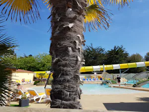 Yelloh! Village Domaine de l'Orée - Rutschen im Freibad des Campingplatzes