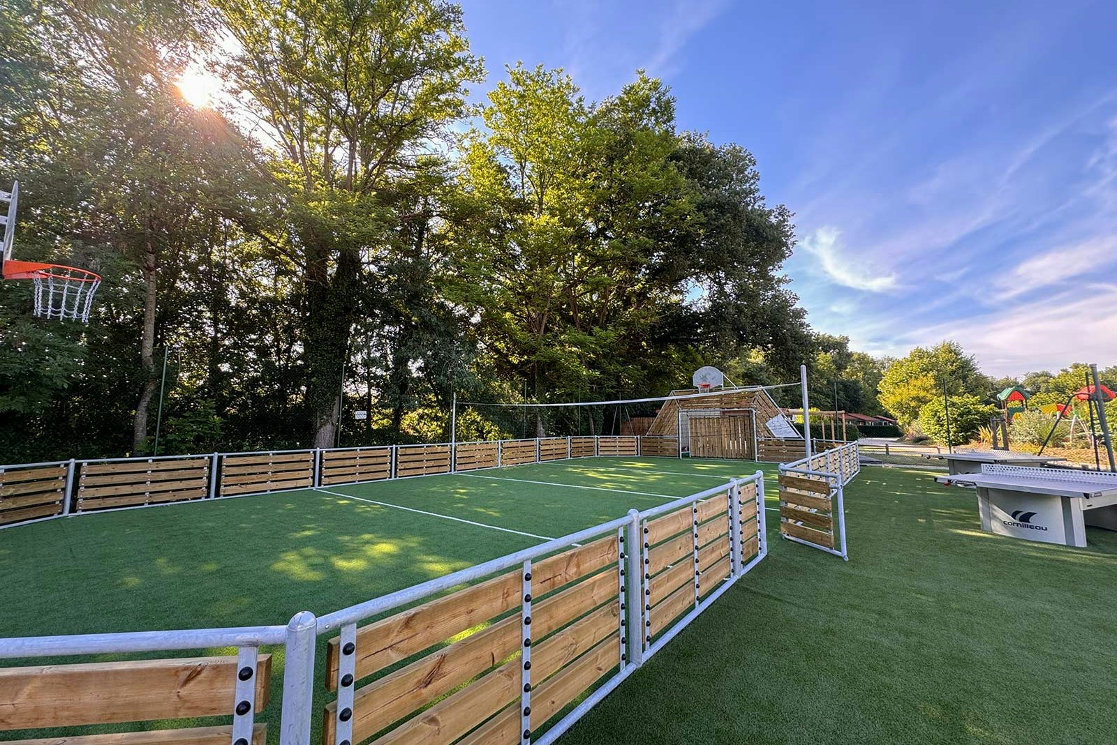 Yelloh! Village Le Talouch - Mehrzwecksportplatz auf dem Campingplatz