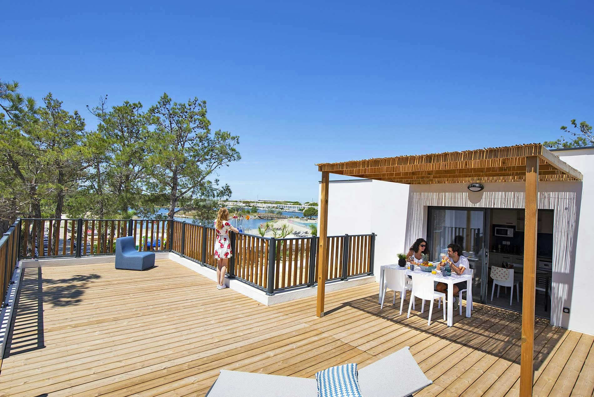 Yelloh! Village Le Village du Port - Mietapartment mit Terrasse auf dem Campingplatz