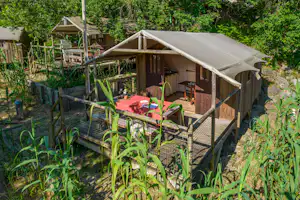 Camping Sandaya Maguide - Außenansicht eines Mobilheims mit Terrasse
