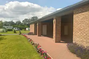 York Caravan Park - Das Sanitärgebäude von aussen