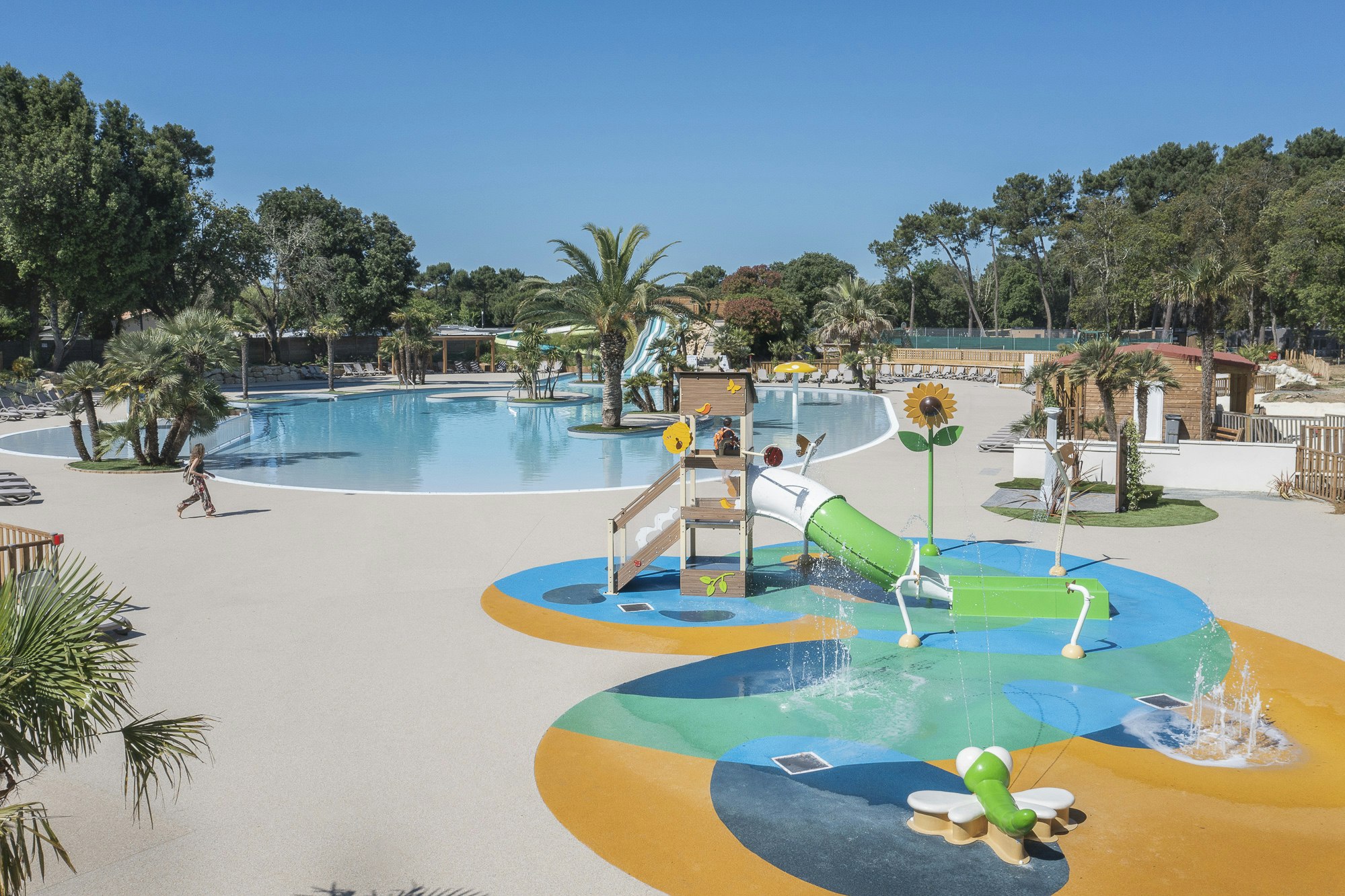 Yukadi Village Le Logis - Poolbereich des Campingplatzes