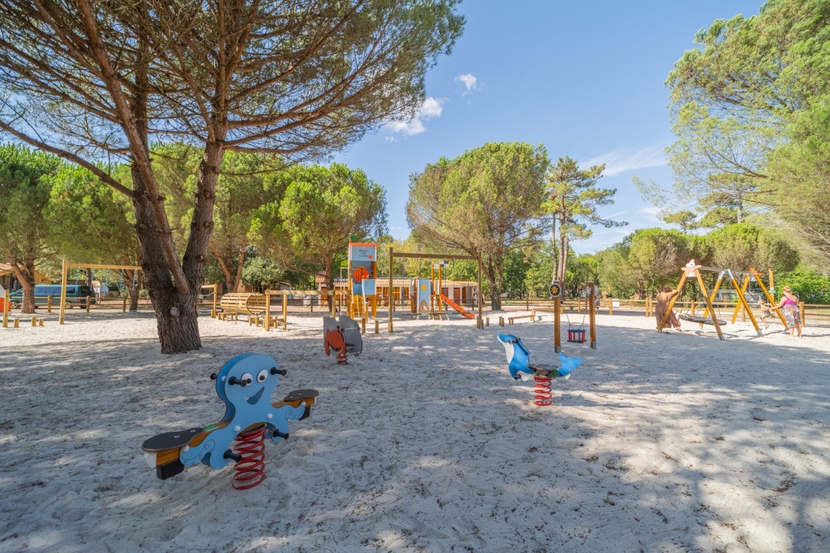 Yukadi Village Les Couleurs de La Coubre - Spielplatz auf dem Campingplatz