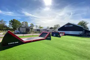 Vakantiepark de Zeeuwse Parel - Trampolin auf dem Campingplatz