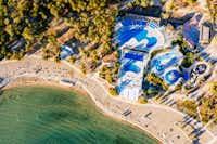 Zaton Holiday Resort  - Luftaufnahme des Campingplatzes am Meer