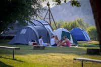 Zeltwiese Absberg - Camper vor ihren Zelten