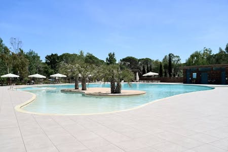 Camping met zwembad aan zee in Toscane