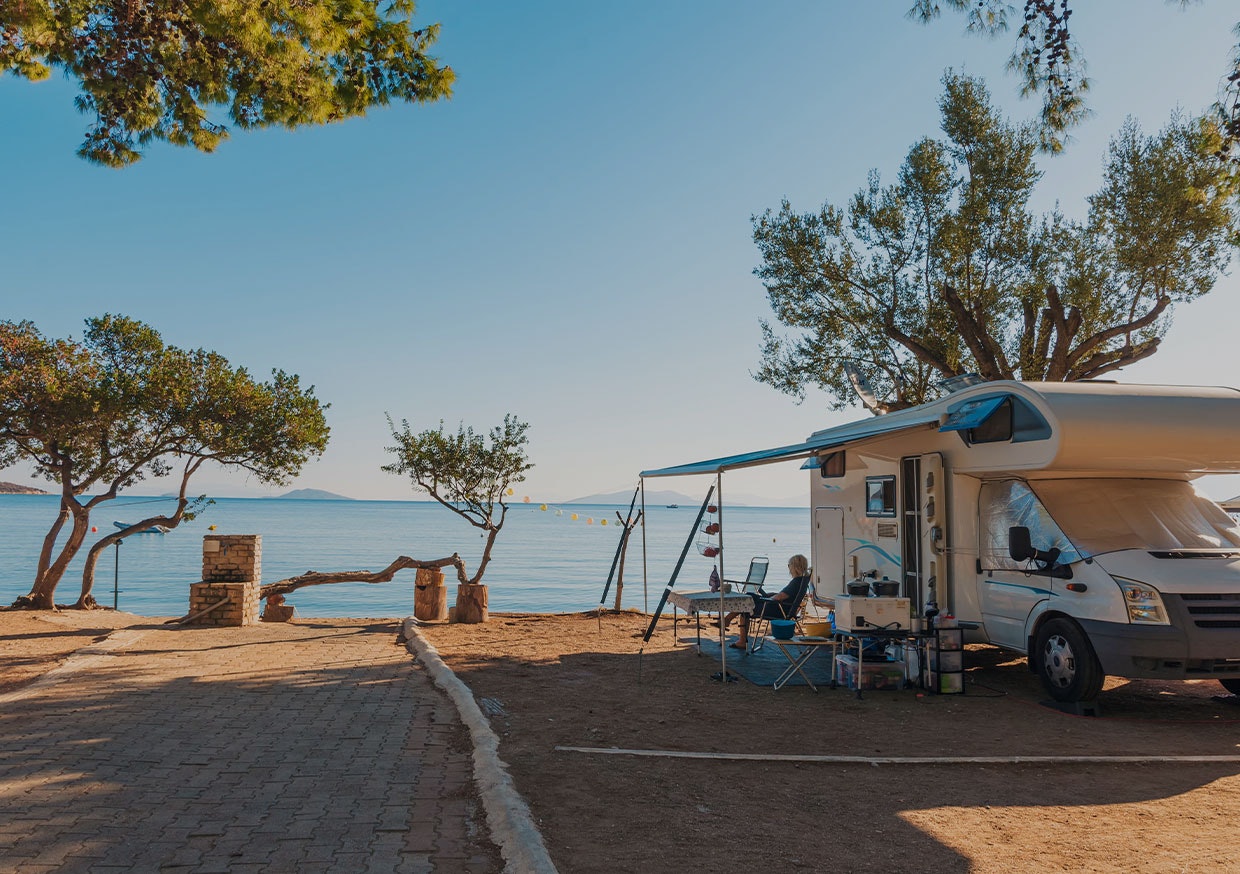 Premium Zeltwiese am Ufer - 3 bis 4 Personen Zelt (kein Strom)