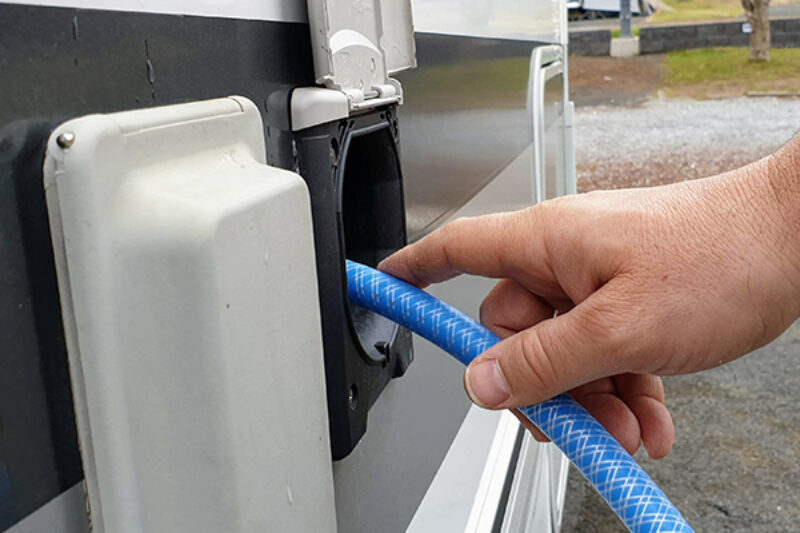 Auffüllen eines verbauten Wassertanks