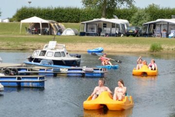 Tretboote bei Camping IJsselstrand