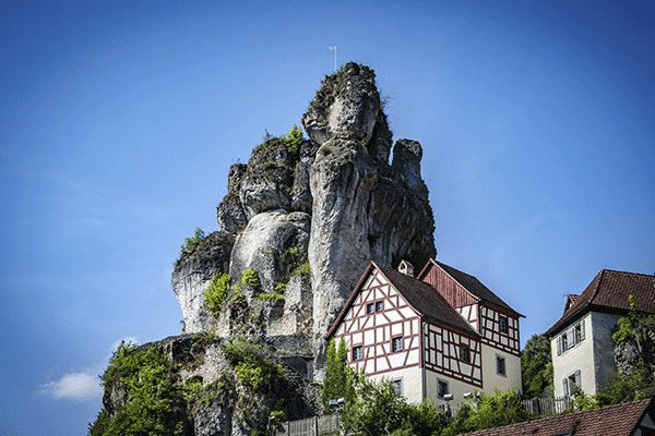 berglandschaft-fraenksicheschweiz.png