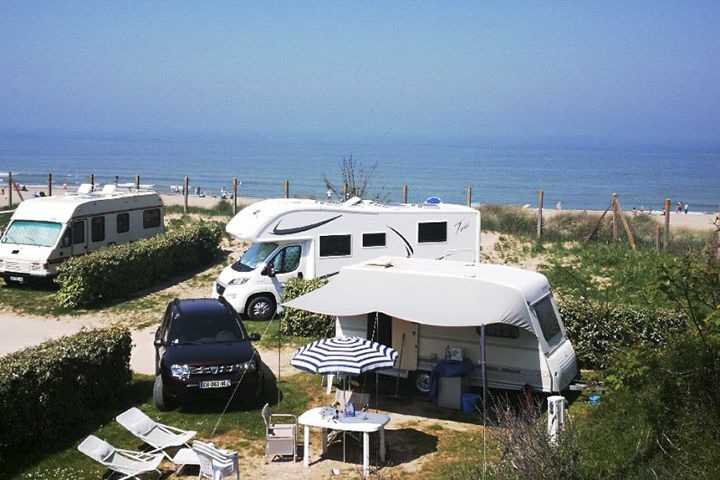 frankreich-hund-camping-le-point-du-jour