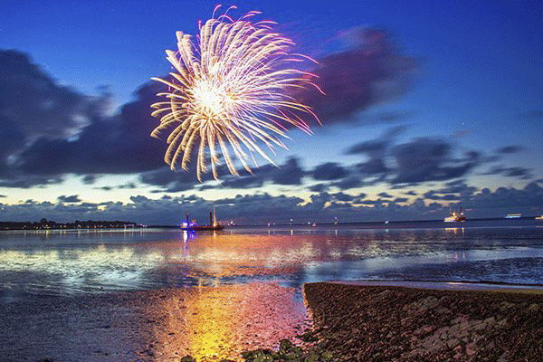 feuerwerk-ueber-der-nordsee.png