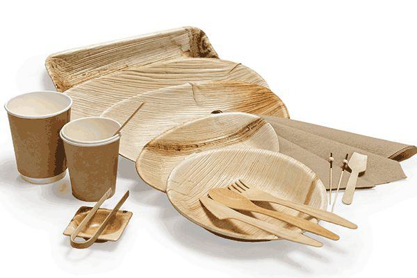 bamboo-wooden-tableware-isolated-on-white.png