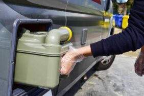 Abwassertank im Wohnmobil reinigen: So solltest Du vorgehen