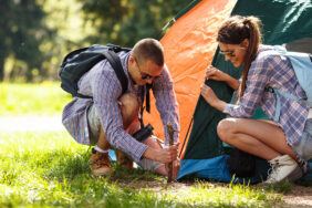 Die besten Flirt-Tipps beim Camping
