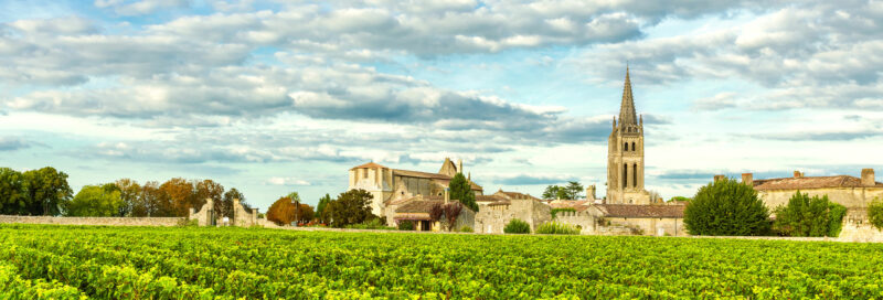 Blick auf das Weingut vor Saint Emilion in Frankreich in der Nähe vom Campingplatz