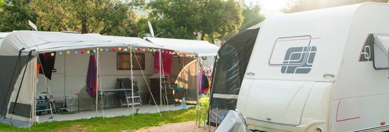 Vorzelt auf Campingplatz