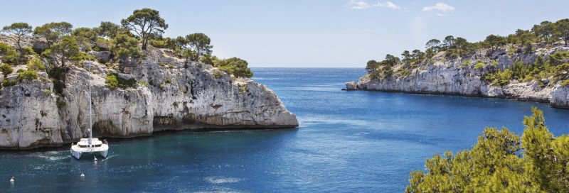 Die Côte d'Azur verbinden wir mit türkisblauem Meer.