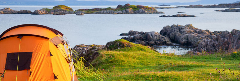 Wildcampen im Zelt am Meer