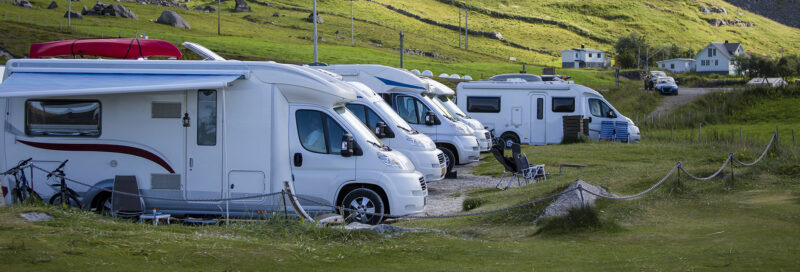 wohnmobile auf dem campingplatz