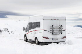 10 Dinge, die du beim Wintercamping nicht vergessen darfst + Checkliste