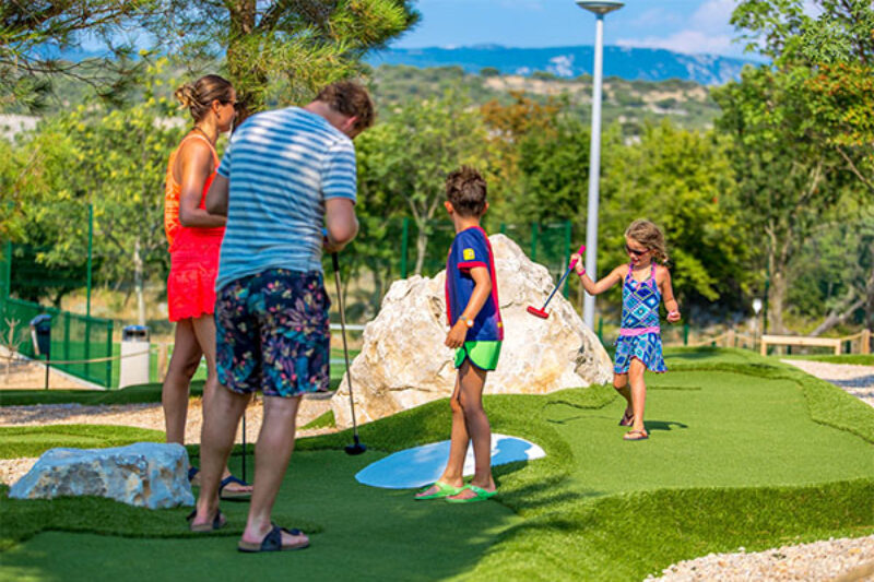 Minigolfanlage auf dem Campingplatz