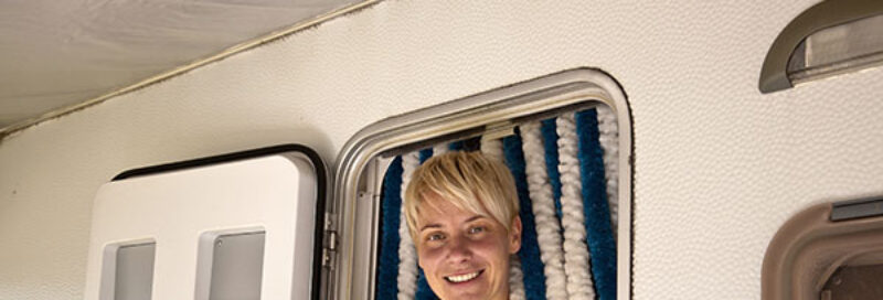 Chenille-Vorhang als Insektenschutz für Wohnwagentüren