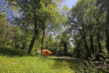 Eine Glampingunterkunft auf Camping de Lyon