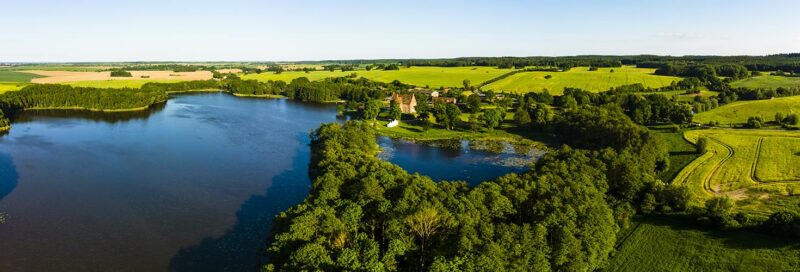 Luftblick ueber die mecklenburgische Seenplatte