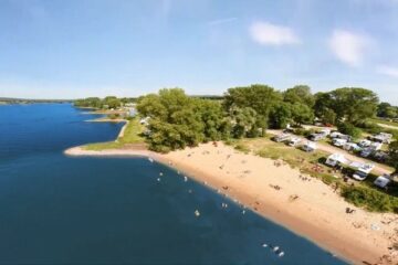 Der Campingplatz Stover Strand Kloodt aus der Luft.