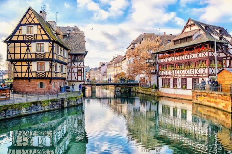 Wunderschöne Häuser am Kanal von Straßburg