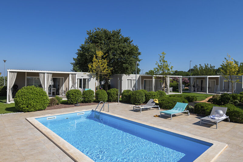 Premium Mobilehomes mit kleinem Pool