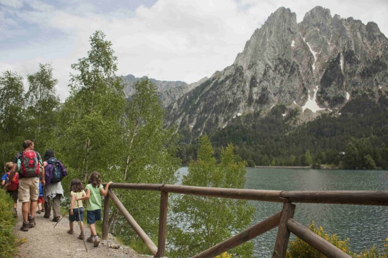 Familienwanderungen rund um den See Sant Maurici und Els Encantats. Nationalpark Aigüestortes und See Sant Maurici in Pallars Sobirà