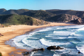 Die wilde Atlantikküste von Portugal: Roadtrip von Faro nach Porto