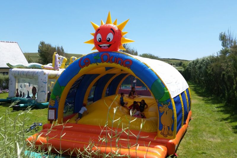 Spielplatz für Kinder auf dem Campingplatz