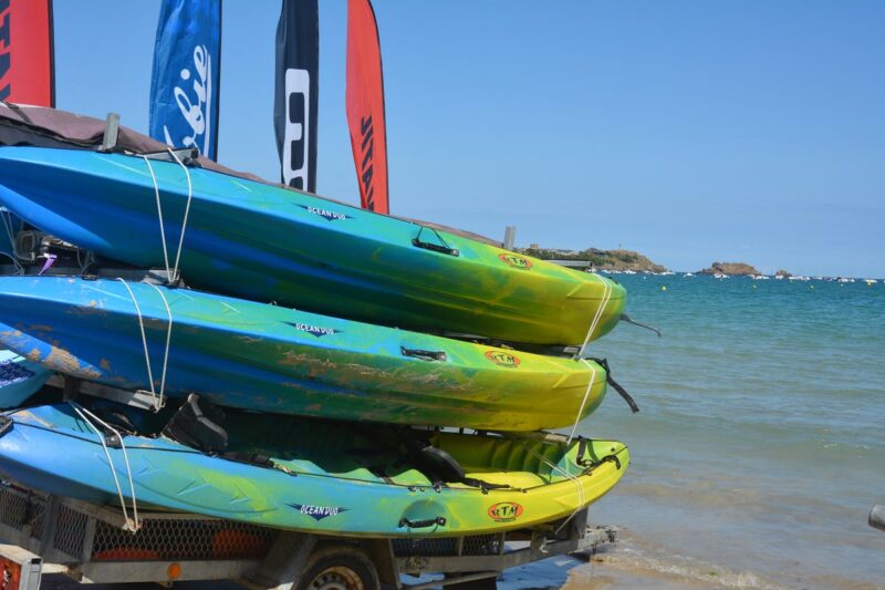 Wassersport am Strand vom Campingplatz am Atlantik