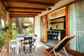 Campingtisch: Klappbar oder faltbar – Was eignet sich besser?