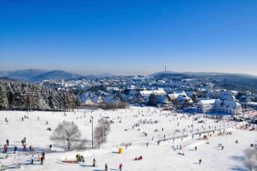 Wie viel Schnee liegt in Winterberg – Skispaß und Weihnachten im Wintermärchen?
