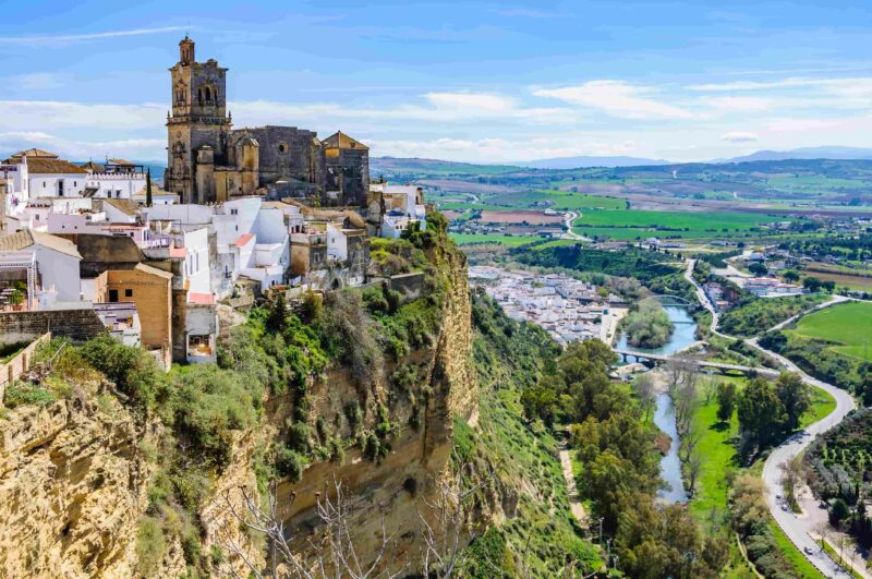 Kirche auf dem Felsen in Arcos de la Frontera, Spanien