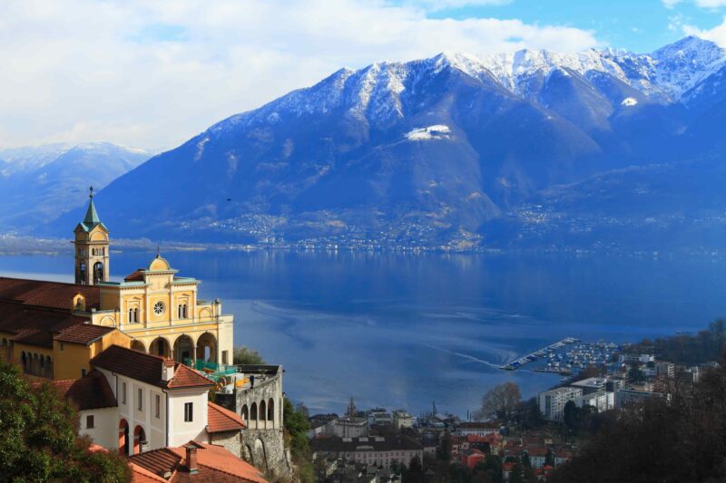 Madonna del Sasso und Lago Maggiore in Locarno, Schweiz