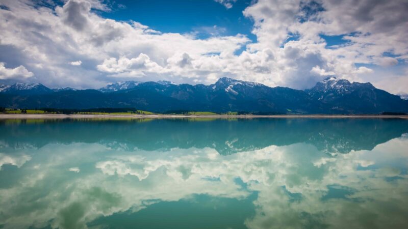 Berge und See im Frühling - Forggensee