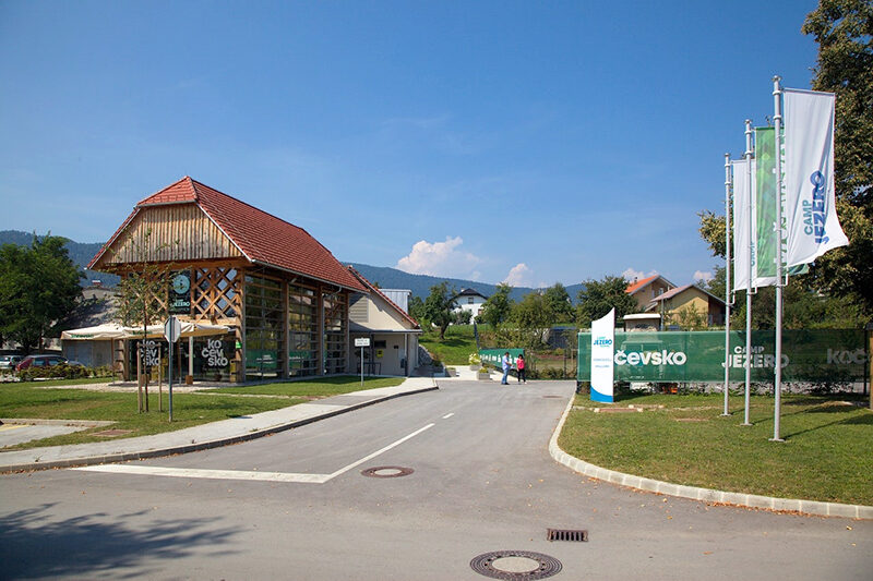 Camp Jezero Kocevsko, Eingang des Campingplatzes