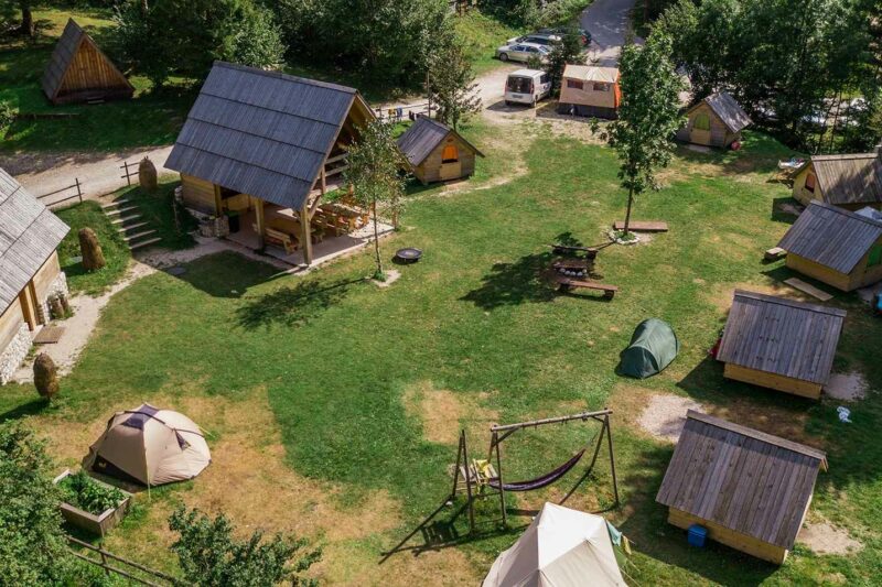 Camp Korita: Umweltfreundlicher Qualitätsplatz am Smaragdfluss